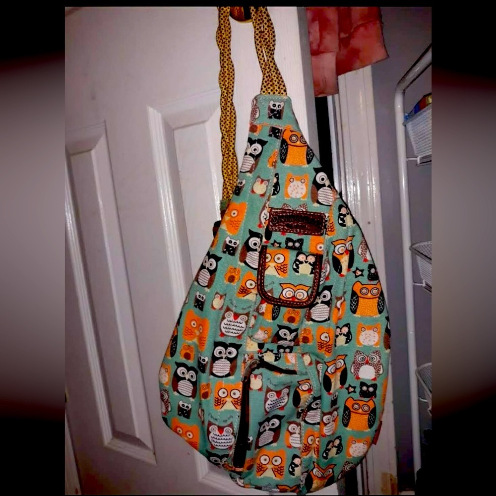 UNIONBAY Owl Pattern Sling Bag